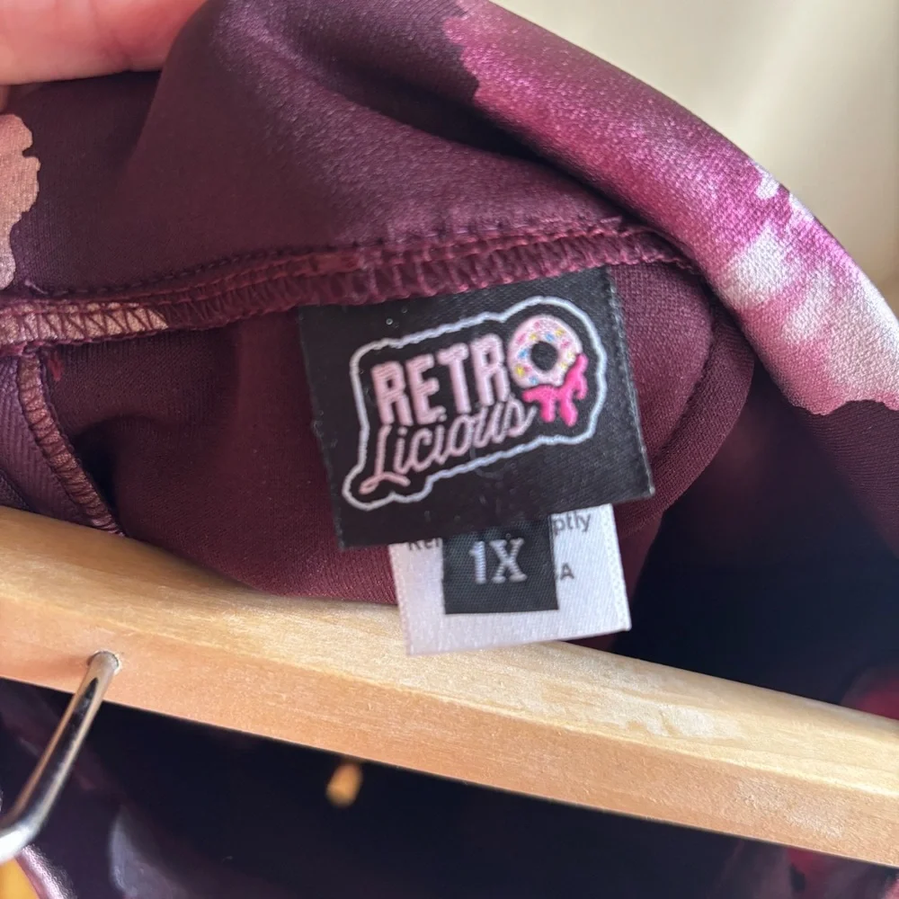 Retrolicious Floral Pencil Skirt - Pink and Purple 1X - Picture 4 of 5